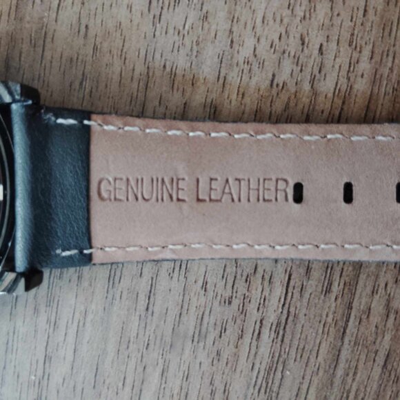 Kenneth Cole Watch New in Box - Picture 7 of 14